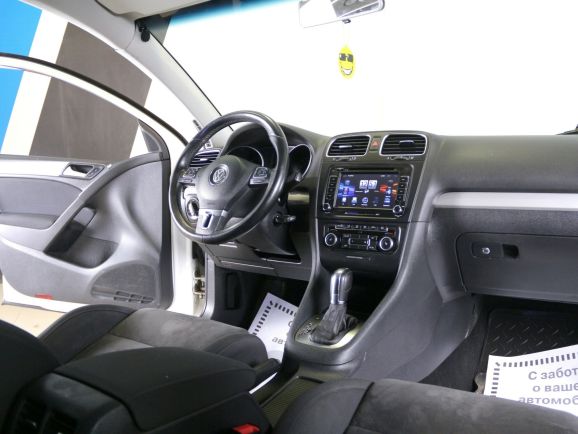 Volkswagen Golf, 1.4 л, Робот, 2011 фото 2