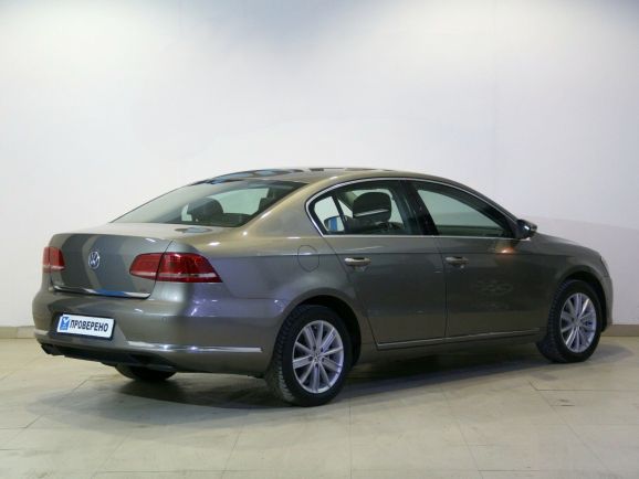 Volkswagen Passat Highline, 1.8 л, Робот, 2012 фото 5
