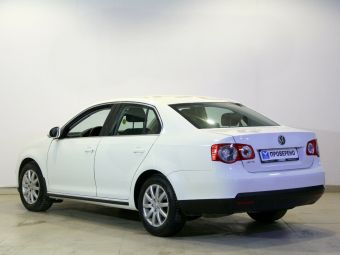 Volkswagen Jetta, 1.6 л, АКПП, 2010 фото 5