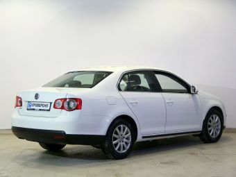 Volkswagen Jetta, 1.6 л, АКПП, 2010 фото 6