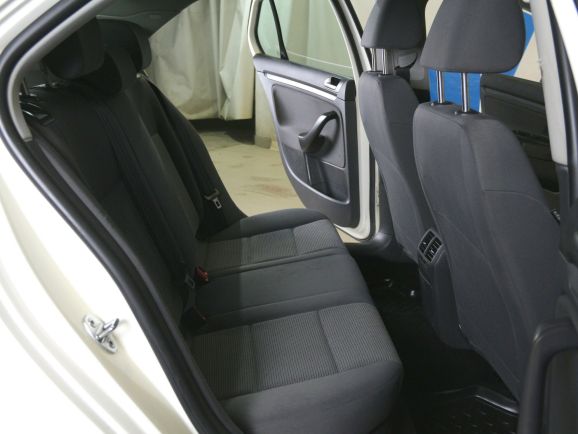 Volkswagen Jetta, 1.6 л, АТ, 2010 фото 1