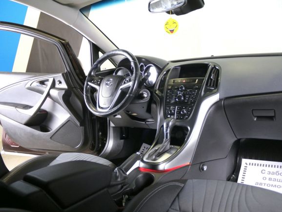 Opel Astra Cosmo, 1.6 л, АТ, 2014 фото 2
