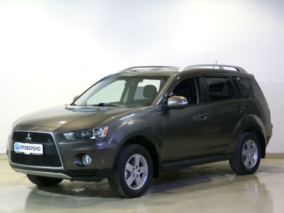Mitsubishi Outlander, 2.0 л, Вариатор, 2011 фото 3