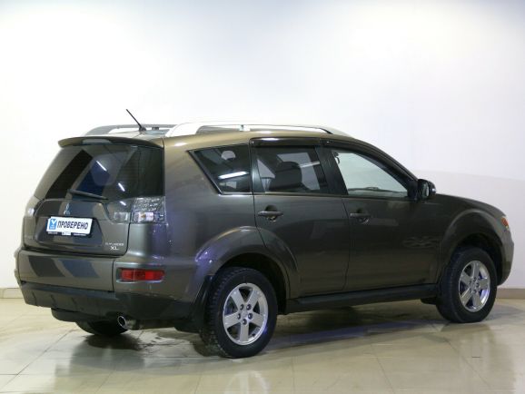 Mitsubishi Outlander, 2.0 л, Вариатор, 2011 фото 4