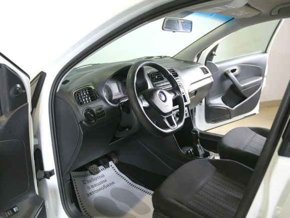 Volkswagen Polo, 1.6 л, МТ, 2016 фото 2