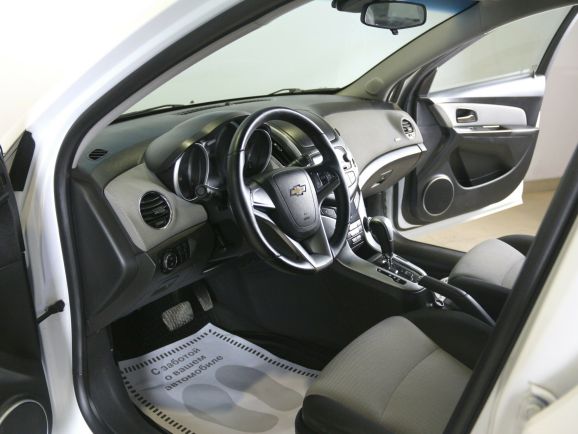 Chevrolet Cruze LT, 1.8 л, АТ, 2014 фото 2