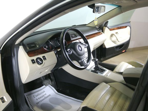 Volkswagen Passat CC Sport, 2.0 л, Робот, 2009 фото 8