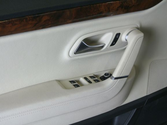 Volkswagen Passat CC Sport, 2.0 л, Робот, 2009 фото 1