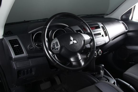 Mitsubishi Outlander Instyle, 2.0 л, Вариатор, 2012 фото 7