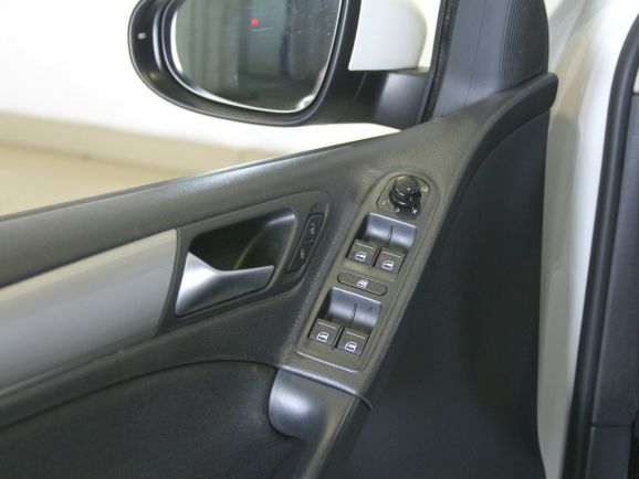 Volkswagen Golf Match, 1.6 л, Робот, 2012 фото 7