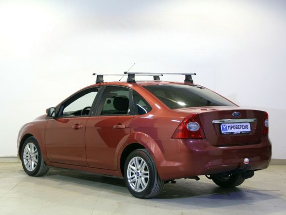 Ford Focus Titanium, 1.8 л, МТ, 2010 фото 6