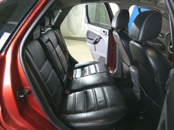 Ford Focus Titanium, 1.8 л, МТ, 2010 фото 1