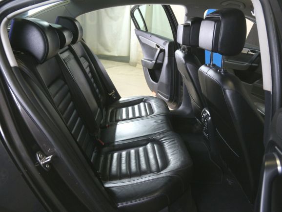 Volkswagen Passat Highline, 1.8 л, Робот, 2014 фото 2