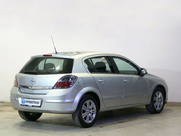 Opel Astra Cosmo, 1.8 л, АТ, 2010 фото 4