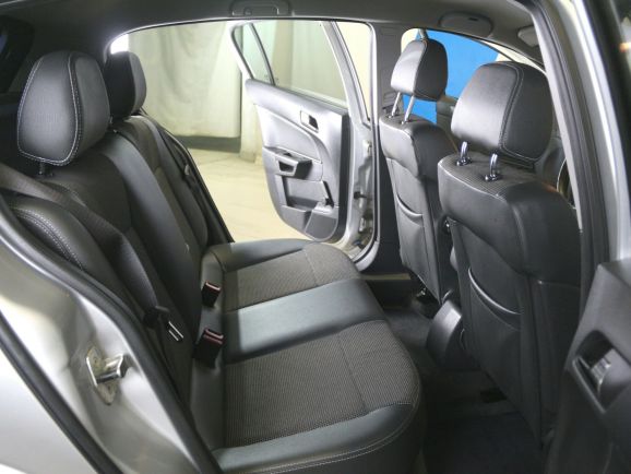 Opel Astra Cosmo, 1.8 л, АТ, 2010 фото 1