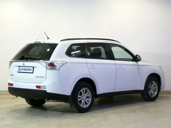 Mitsubishi Outlander, 2.4 л, Вариатор, 2014 фото 4