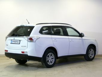 Mitsubishi Outlander, 2.4 л, CVT, 2014 фото 4