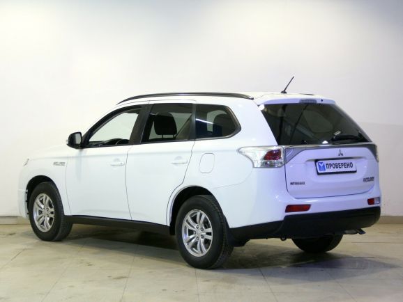 Mitsubishi Outlander, 2.4 л, Вариатор, 2014 фото 6
