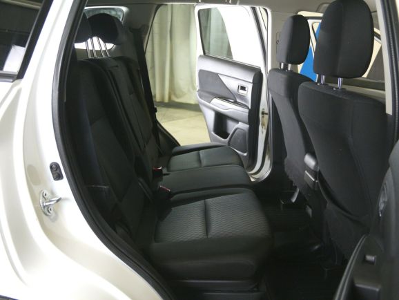 Mitsubishi Outlander, 2.4 л, Вариатор, 2014 фото 1