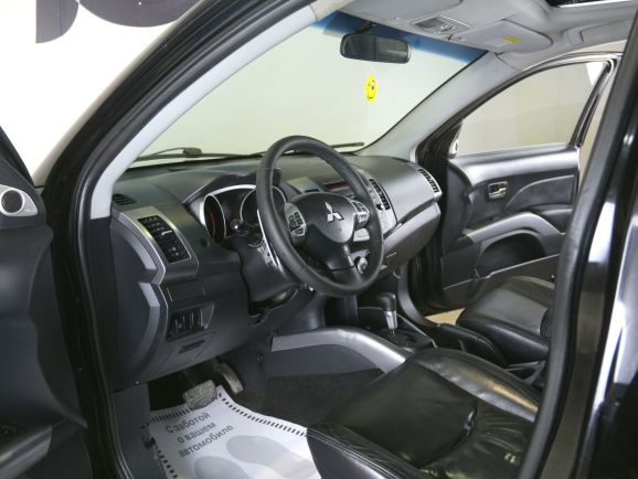 Mitsubishi Outlander Intense, 2.4 л, Вариатор, 2008 фото 7