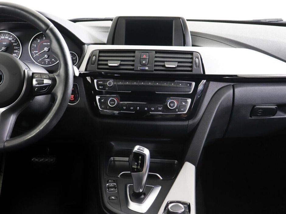 BMW 3 серии, 2.0 л, АТ, 2018 фото 9