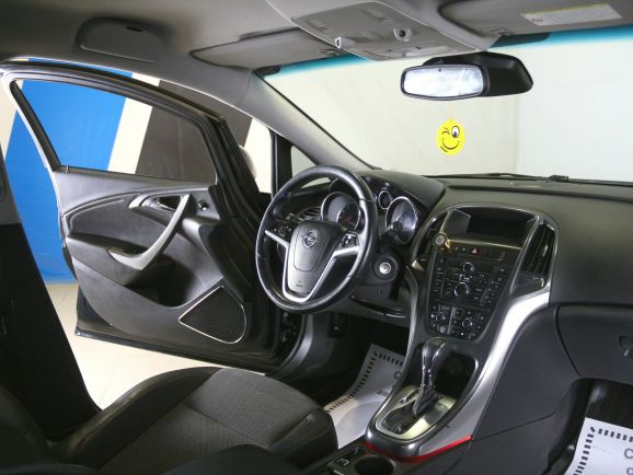 Opel Astra, 1.6 л, АТ, 2011 фото 2
