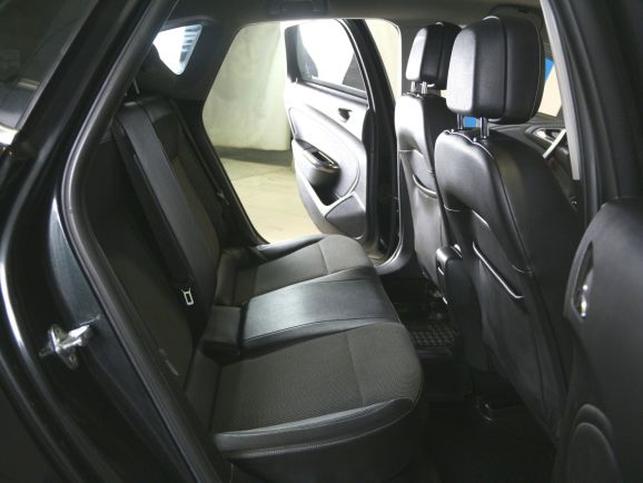 Opel Astra, 1.6 л, АТ, 2011 фото 1