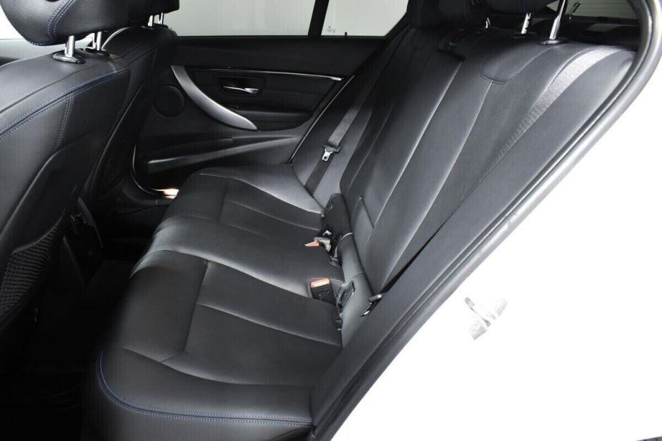 BMW 3 серии, 2.0 л, АТ, 2018 фото 2