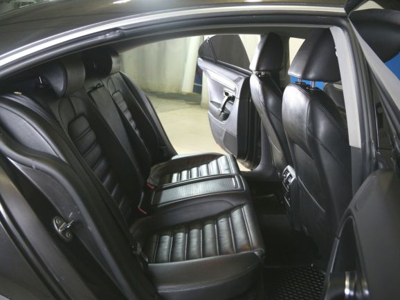 Volkswagen Passat CC Sport, 1.8 л, Робот, 2011 фото 1