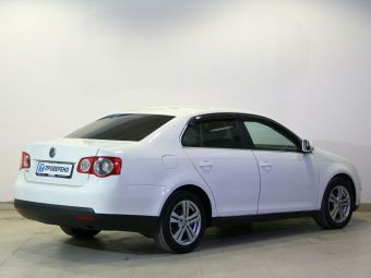 Volkswagen Jetta, 1.6 л, АКПП, 2010 фото 5