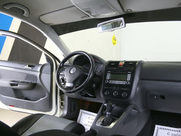 Volkswagen Jetta, 1.6 л, АТ, 2010 фото 2