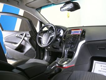 Opel Astra Cosmo, 1.4 л, АКПП, 2013 фото 2