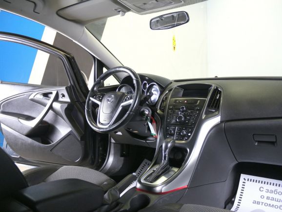 Opel Astra Cosmo, 1.6 л, АТ, 2014 фото 2