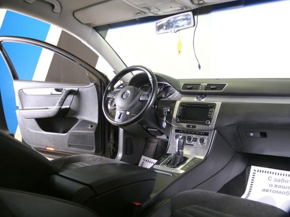 Volkswagen Passat, 1.8 л, Робот, 2013 фото 2