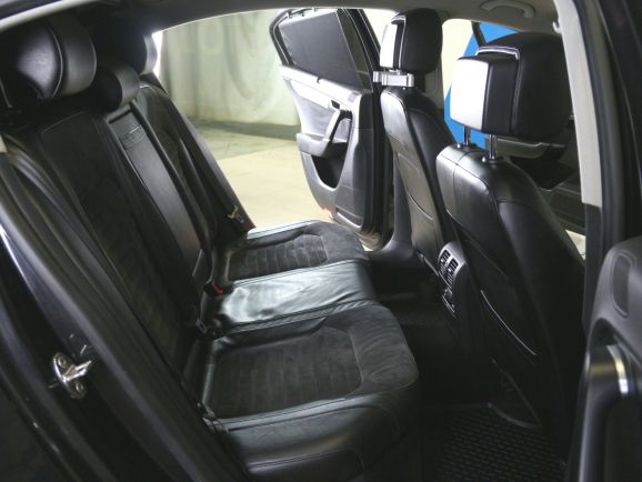 Volkswagen Passat, 1.8 л, Робот, 2013 фото 1