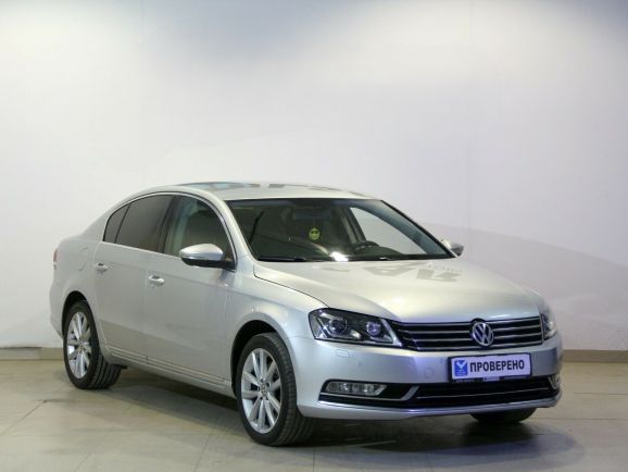 Volkswagen Passat, 1.8 л, Робот, 2013 фото 4
