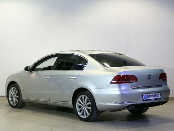 Volkswagen Passat, 1.8 л, Робот, 2013 фото 5