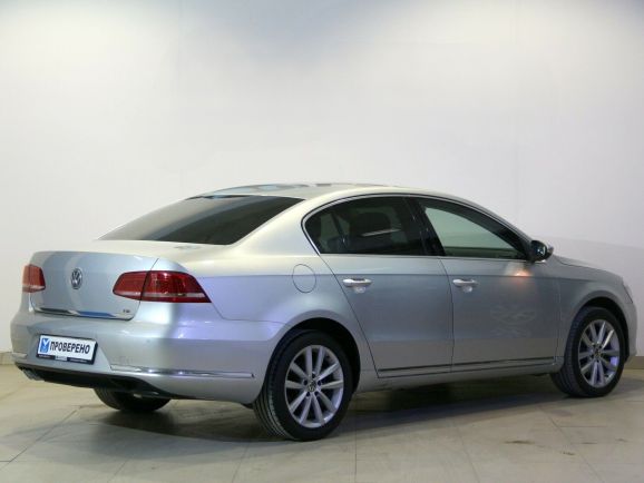 Volkswagen Passat, 1.8 л, Робот, 2013 фото 6