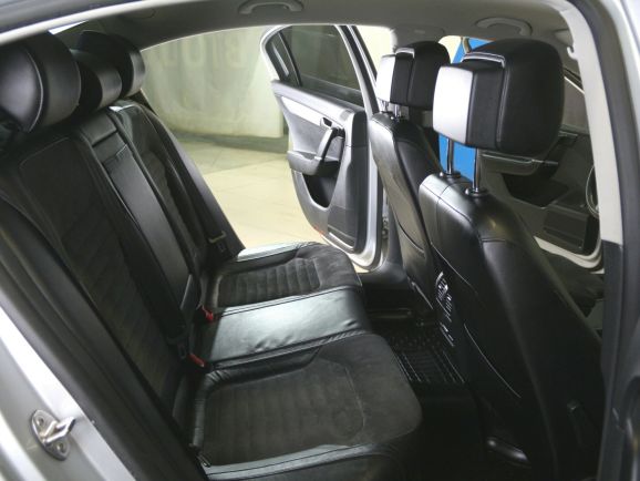 Volkswagen Passat, 1.8 л, Робот, 2013 фото 1