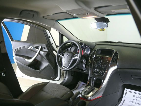 Opel Astra Cosmo, 1.4 л, АТ, 2014 фото 2