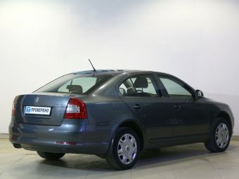 Skoda Octavia, 1.8 л, МКПП, 2010 фото 6