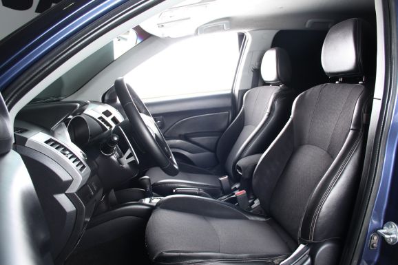 Citroen C-Crosser, 2.4 л, Вариатор, 2012 фото 8