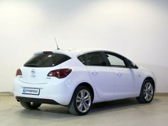 Opel Astra, 1.6 л, АКПП, 2012 фото 6