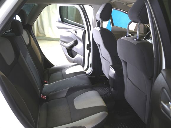 Ford Focus, 2.0 л, Робот, 2014 фото 1