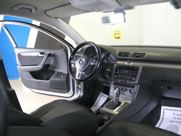 Volkswagen Passat, 1.8 л, Робот, 2014 фото 2