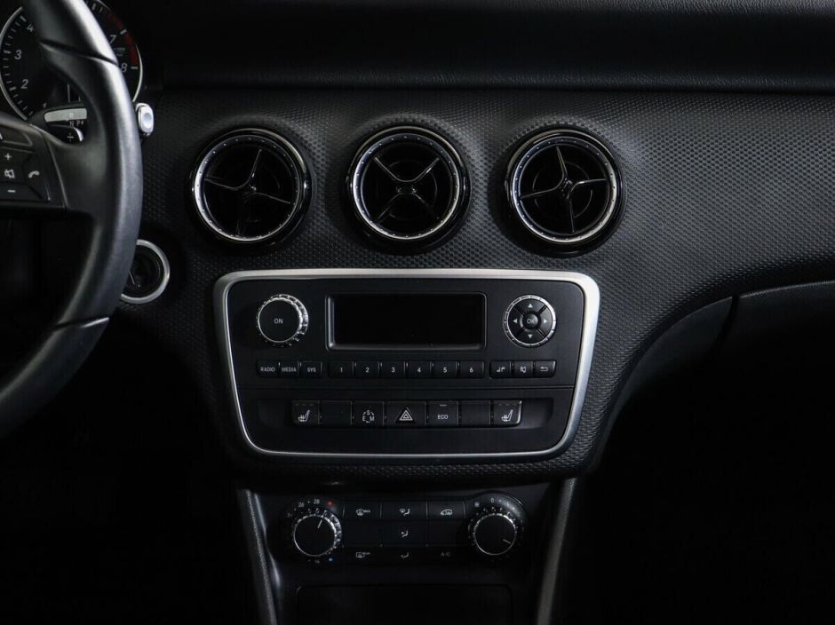 Mercedes-Benz A-Класс, 1.6 л, Робот, 2013 фото 2