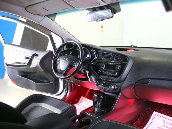 Kia Ceed Luxe, 1.6 л, АТ, 2015 фото 2