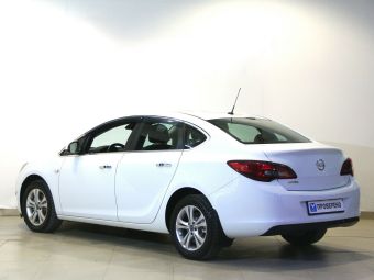 Opel Astra Cosmo, 1.6 л, АКПП, 2013 фото 5