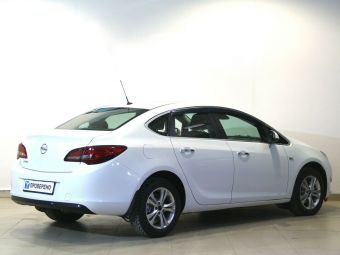 Opel Astra Cosmo, 1.6 л, АКПП, 2013 фото 6