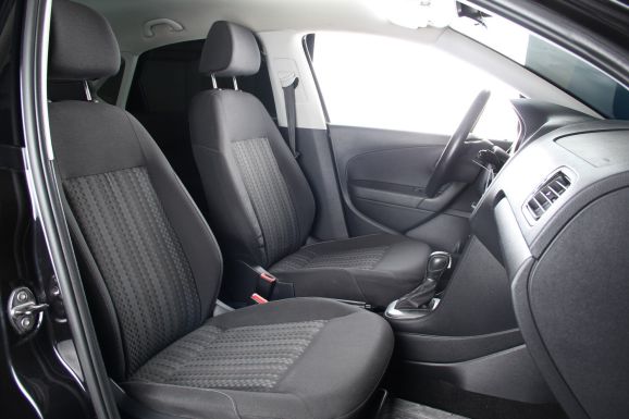 Volkswagen Polo, 1.6 л, АТ, 2016 фото 2